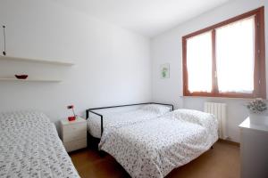 161 - Trilocale al primo piano con terrazzo vista mare, a due passi da Sirolo e Numana centro