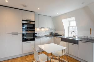 Modern and Stylish Apartment in West Kensington