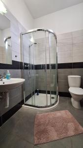 Hostinské pokoje nad restaurací Košetice se společnou koupelnou, WC a kuchyňkou