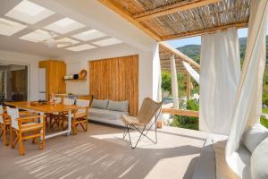 Aristi Villa Tessera