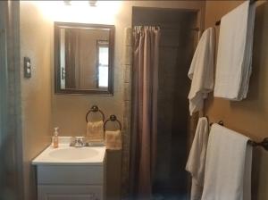 Comfy Spacious Private Room 1 with Attached Bath