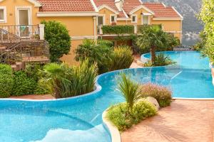 GREEN HILL 2 Apartmani with POOL