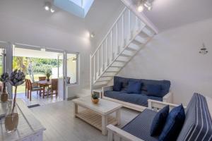 16 River Club Villas