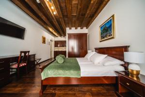 Superior Studio room in SUNce Palace Apartments with Free Parking