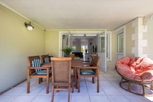 16 River Club Villas