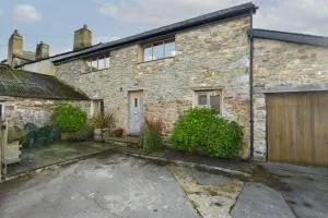 Old Armoury Barn - Holne