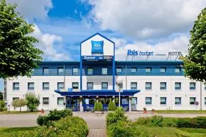 宜必思汉堡奎克博恩快捷酒店 - 亨施泰特-乌尔茨堡