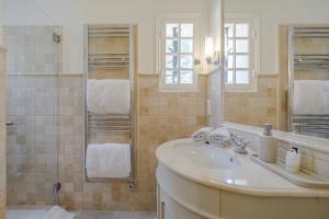 Villas Villa Les Palmier-s : photos des chambres