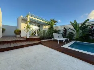 Meraki Studio in Oranjestad, Aruba - Ponton