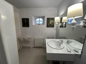 Sejours chez l'habitant Chambres et table d'hotes Maison Garesche : photos des chambres