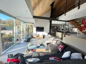 Gîte Causses Cocottes 4 épis Gîtes de France et 4 Etoiles Meublé de Tourisme Maison d'architecte sur 5800 m2 de terrain - Promilhanes