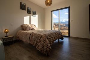 Maison neuve face aux Pyrénées