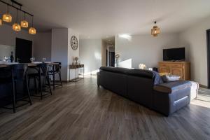 Maison neuve face aux Pyrénées