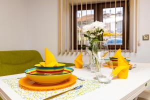 Tiny Secret Place next to MU with Private Parking