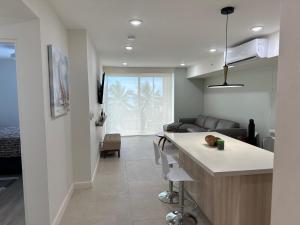 OCEAN FRONT 1 bed "Pacific Point"