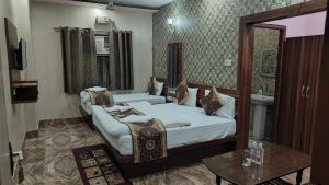 Hotel Deepak palace near Assi Ghat 200m only with Parking