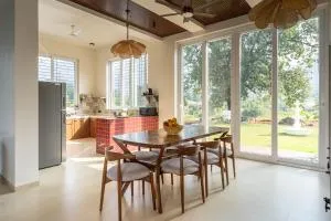 7 Farms 6bhk Luxury Villa with Pool Karjat - 卡尔贾特