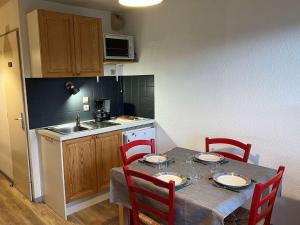 Appartements Studio au coeur du Chinaillon avec Parking et Balcon, 4 couchages - FR-1-241-176 : photos des chambres
