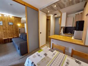 Studio divisible pour 4 pers, vue sur sapins, animaux admis - FR-1-353-90