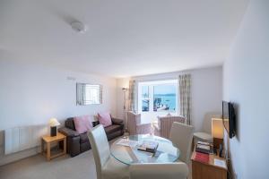 Fabulous Sea View Apartment