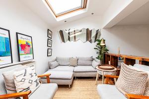 Modern & Airy 2-Bed Gem in Trendy Stoke Newington