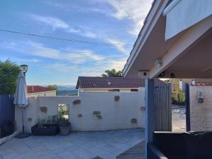 Maisons de vacances Jolie petite Maison, Clim, residence avec piscine a 5mn circuit Paul Ricard : photos des chambres