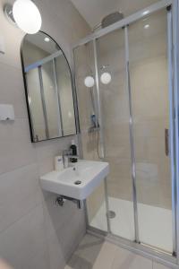 Hotels Hipotel Paris Pere-Lachaise Republique : photos des chambres