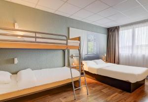 Hotels B&B HOTEL Chaumont : Chambre Quadruple