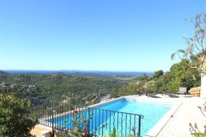 Villa Camelia pour 8 personnes avec piscine et vue mer au domaine de Valcros à La Londe les Maures