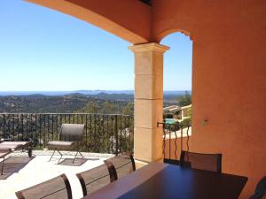 Villas Villa Camelia pour 8 personnes avec piscine et vue mer au domaine de Valcros a La Londe les Maures : photos des chambres