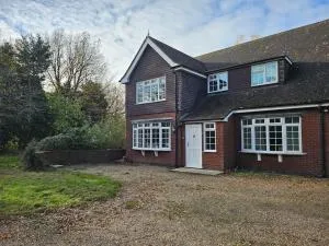 Lavender Lodge - 布劳顿阿斯特利