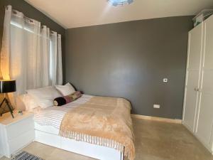 St Julians Luxurious Penthouse with POOL Enjoying Distant SEAVIEWS