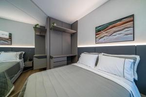 Residencial East Wind 201 - Excelente apartamento 3 Suítes, frente para o mar, piscina, sauna e espaço de lazer com vista para a praia de Mariscal - (Consultar serviços de roupa de cama e banho)
