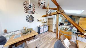 B&B / Chambres d'hotes Le Tonneau insolite du Souffle du Saule : photos des chambres