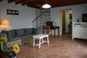 Maisons de vacances Gite La ferme de Taverne-Piscine privee chauffee : photos des chambres