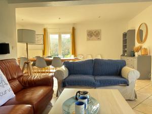 Villas Villa des pontons Maison 5 chambres avec grand jardin clos et belle terrasse sejour spacieux lumineux a 2 kms de la plage d'Arromanches pres de Bayeux, Omaha beach - table de ping pong - garage : photos des chambres