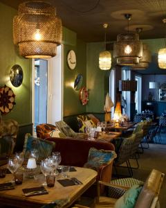 Hotels Hotel des Pins : photos des chambres