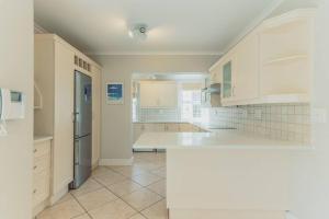 Imhoffs Gift Home Near Beach and Trails