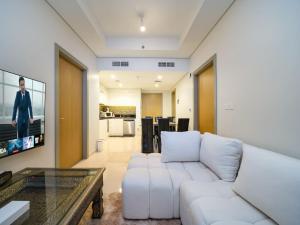 50th Floor 2 Bed with Burj and Sea view