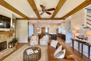 Luxury 5BR Lake House with Porch, Lake View - Dadeville