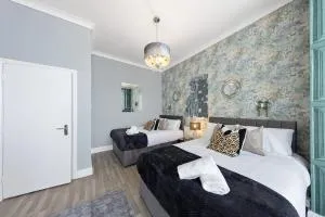 Charming 1 Bedroom Flat in Windmill with Parking - 提伯利