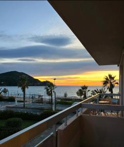 La Cigale Bleue - Super vue mer avec balcon, climatisé, à 1min à pied de la mer et parking privé - By AURAconciergerie