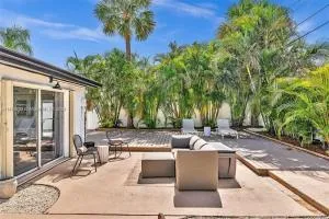 Live a Comfortable Stay at this Charming House - Лодерхилл