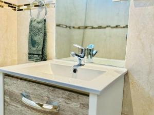 Espacioso Apartamento 2 Ambientes con Patio