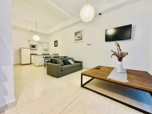 Espacioso Apartamento 2 Ambientes con Patio