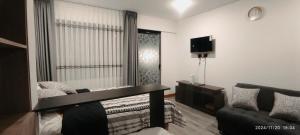 Calacoto, Monoambiente, patio privado, cocineta sin hornillas y baño completo