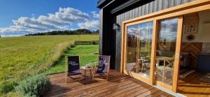 PrzyStań nad Listepką domek nowoczesna stodoła z widokiem na Tatry, Gorce i Pieniny