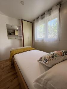 Mobile home 5214-1 for 3 Pers in Murvica