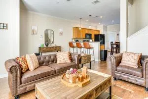 2 Mi to Texas AandM Unit with Pool and Hot Tub Access - College Station