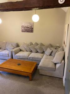 Kezbah 1, 22 the square centre of Dalston village